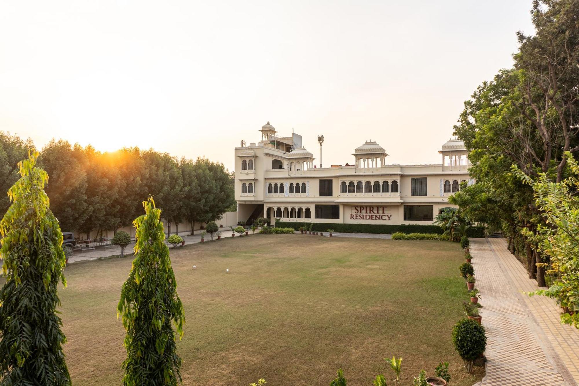 Treebo Spirit Residency Hotel Udaipur Kültér fotó